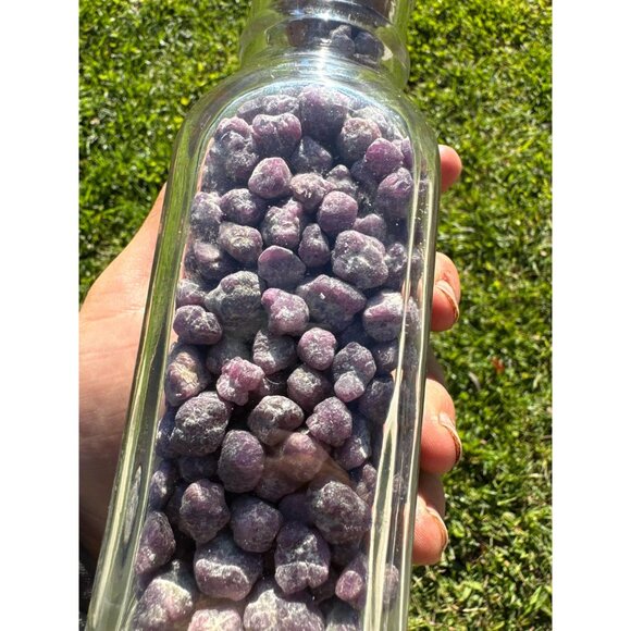 Vintage Jar of Ruby Rough Crystals - 697 grams - Picture 5 of 8